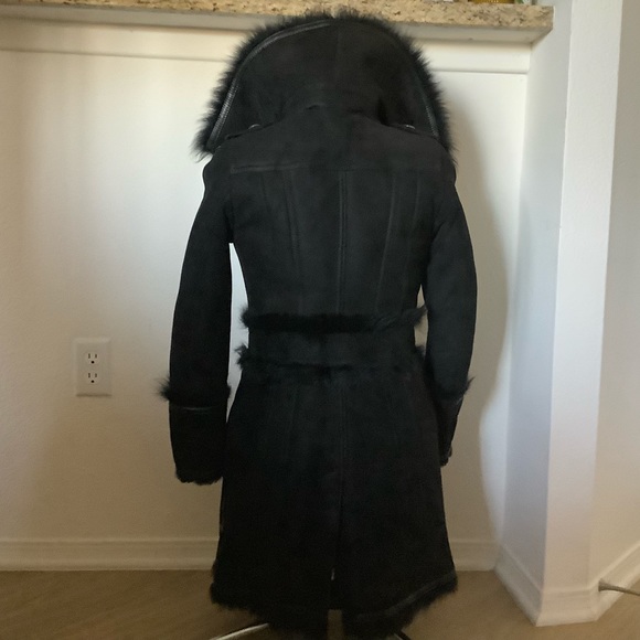 Authentic Burberry London shearling jacket - Picture 2 of 13